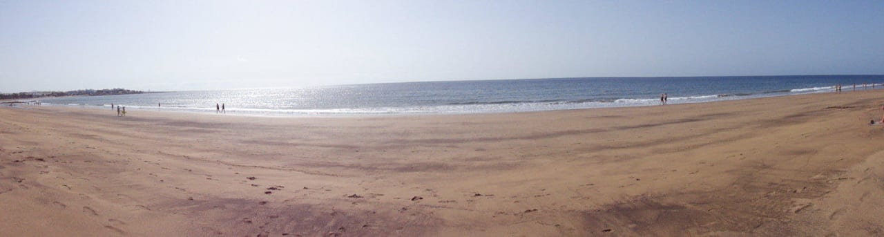 Weitläufiger Sandstrand Hotel Las Costas