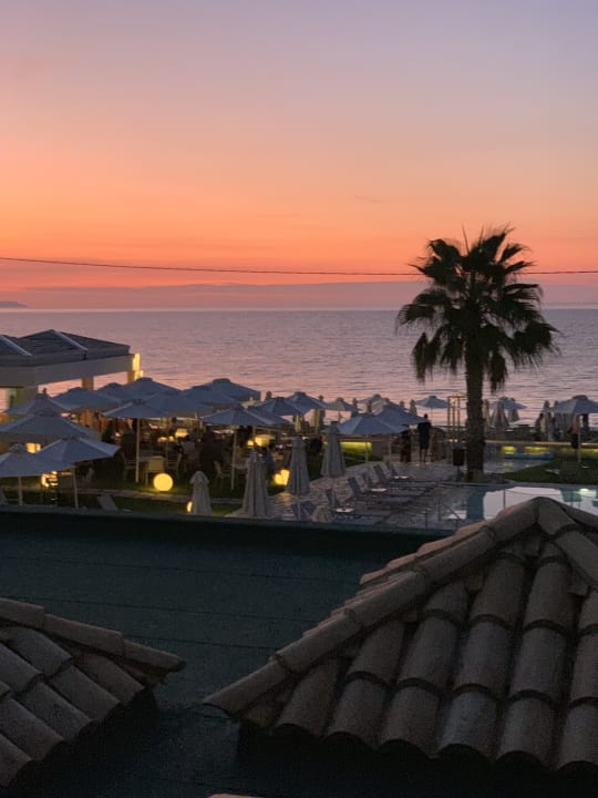 Außenansicht Acharavi Beach Hotel