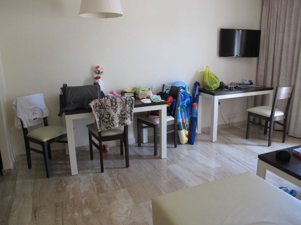 Essbereich/ Flatscreen Grupotel Los Príncipes Apartments & Spa