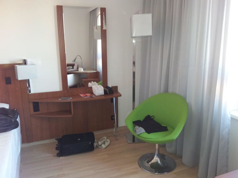 Zimmer Hotel NH Hamburg Altona