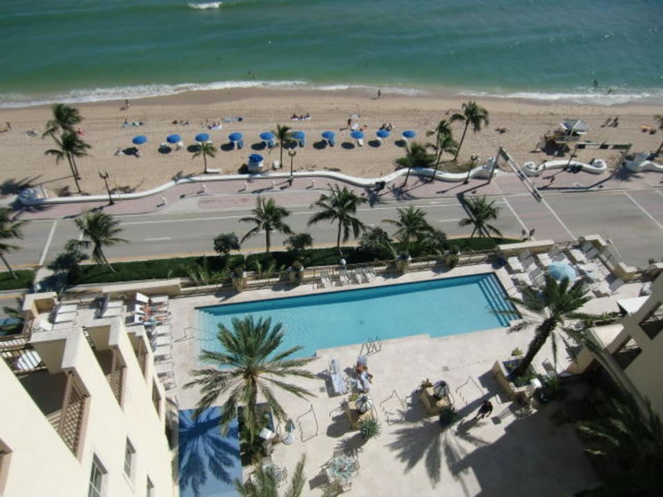 Pool (Aussicht vom Balkon) Hotel The Atlantic Resort & Spa