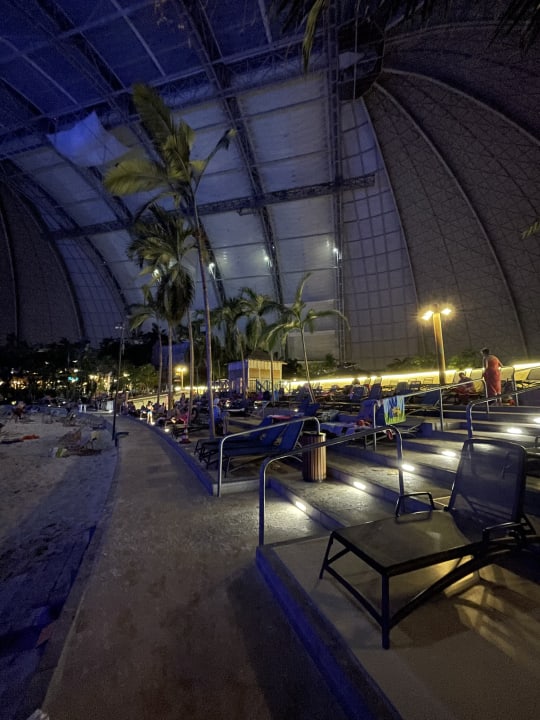 Strand Tropical Islands Resort