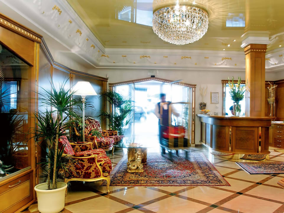 Eingang Cityhotel Goldener Adler B&B