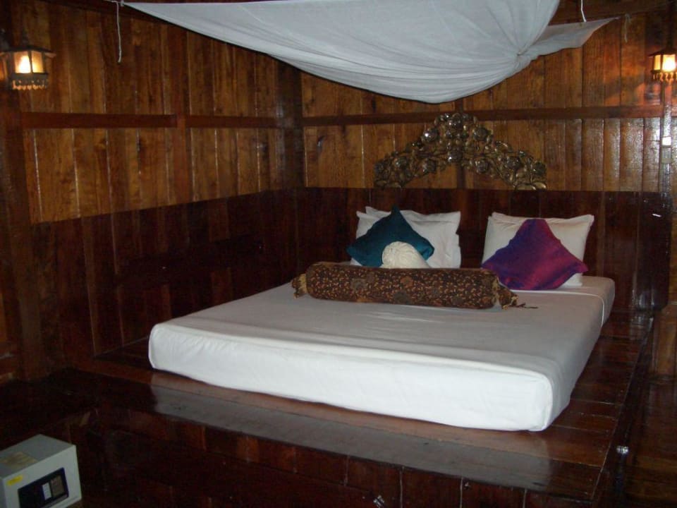 Bett mit Moskitonetz Sensi Paradise Beach Resort