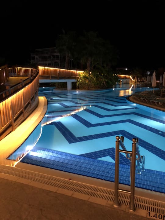 Pool Saturn Palace Resort Hotel