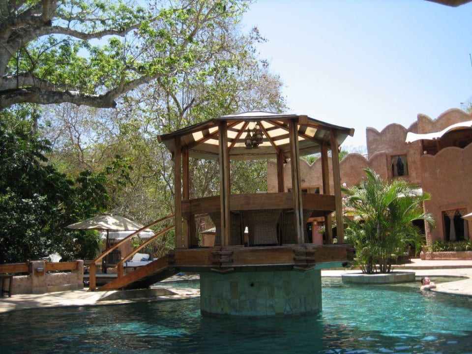 Hotel-Pool Nomad Beach Resort