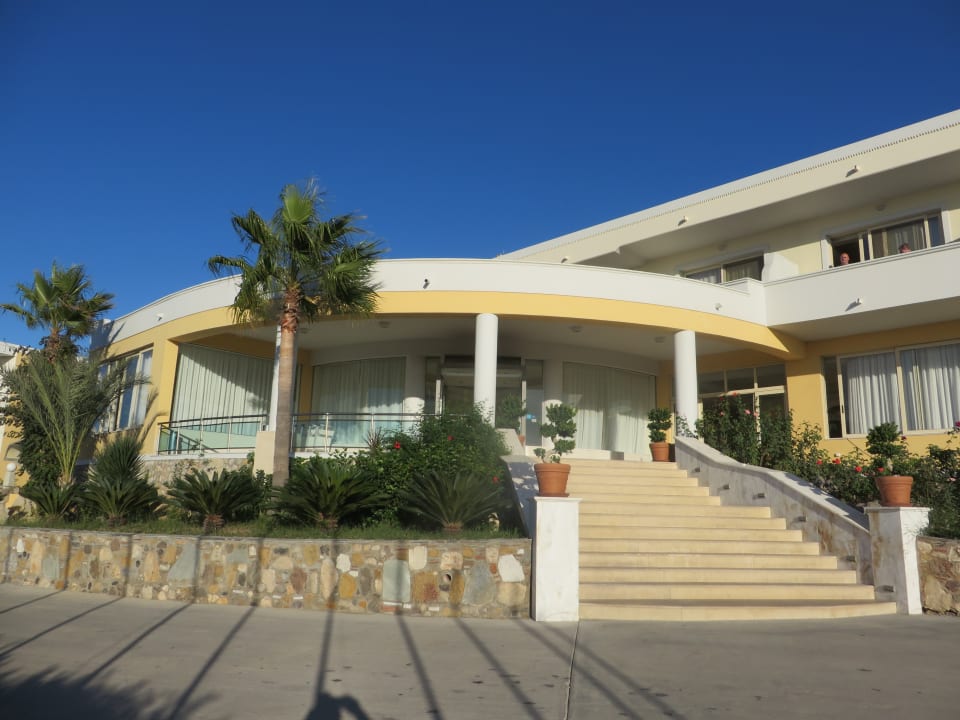 Außenansicht Hotel Kouros Palace