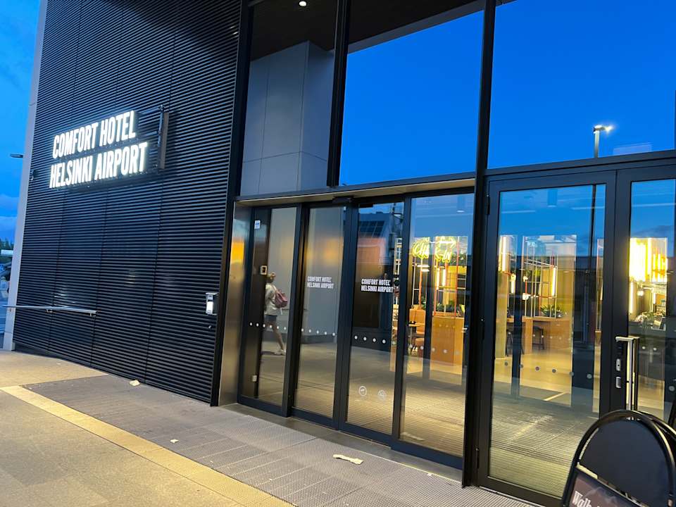 Außenansicht Comfort Hotel Helsinki Airport