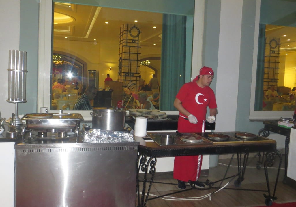 Auf der Terrasse im Hauptrestaurant Hotel Delphin Imperial