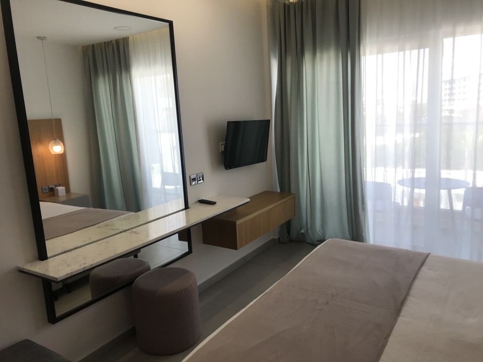 Zimmer Napa Mermaid Hotel & Suites