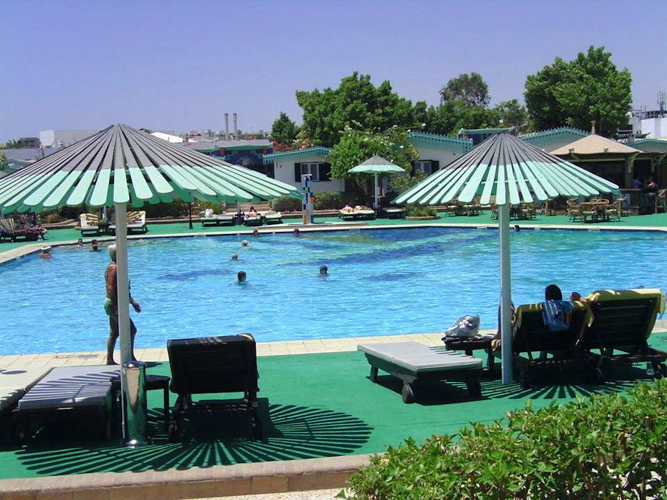 Blick vom Zimmer auf den Pool Ghazala Beach