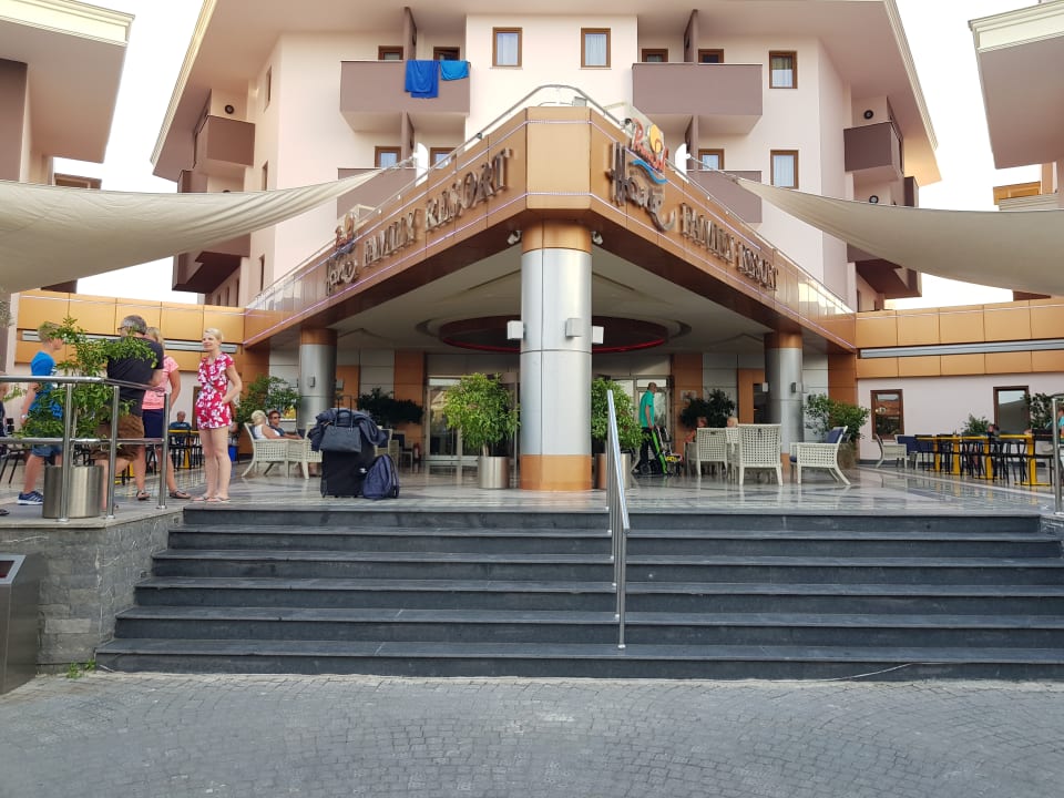 Lobby Hane Family Resort