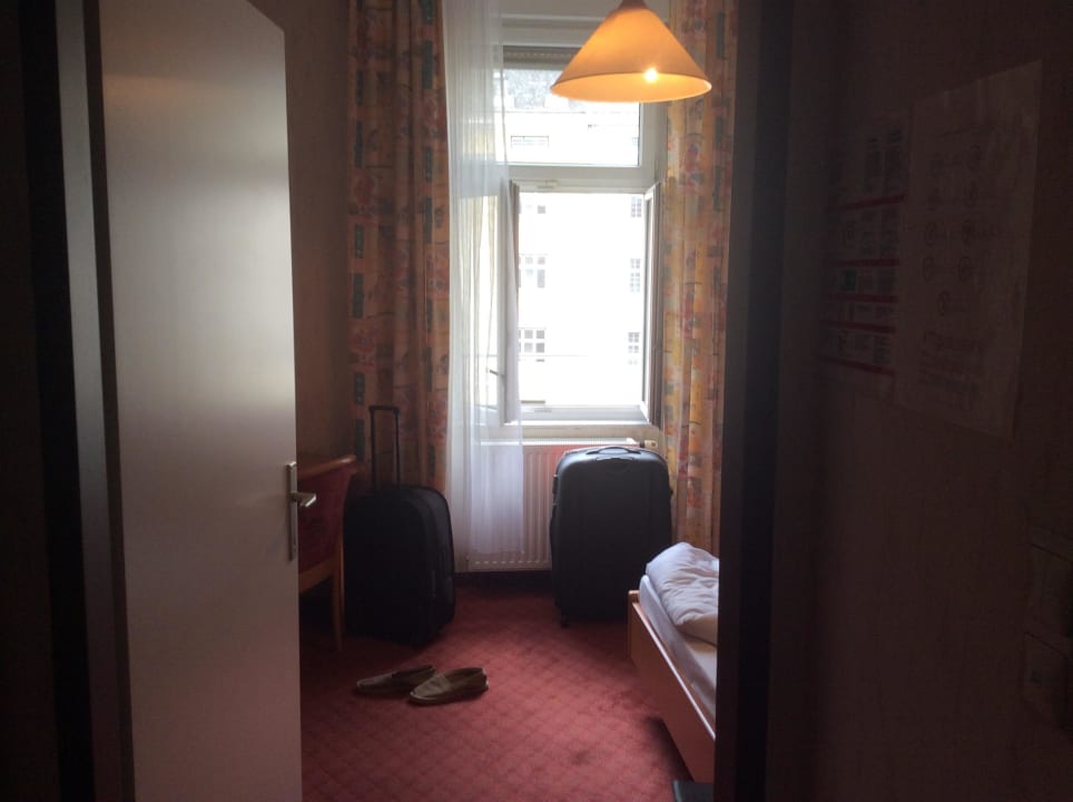 Sehr abgewohnt Hotel Admiral