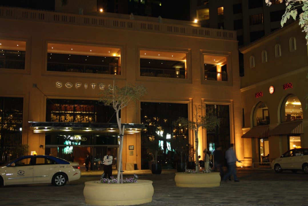Haupteingang Sofitel Dubai Jumeirah Beach