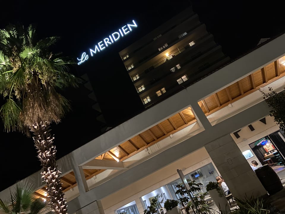 Außenansicht Le Méridien Lav Split