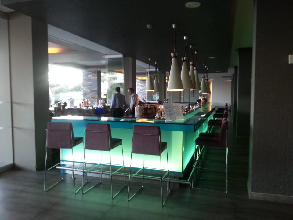 Die Bar Atlantica Mikri Poli Crete