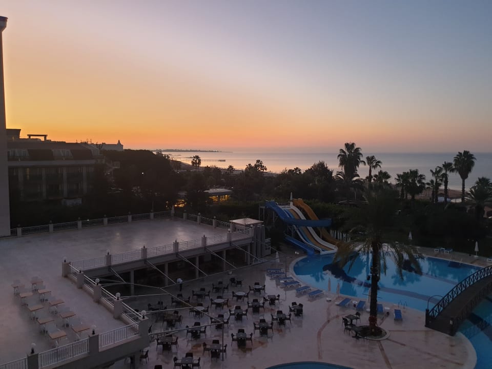 Strand Hotel Terrace Beach Resort