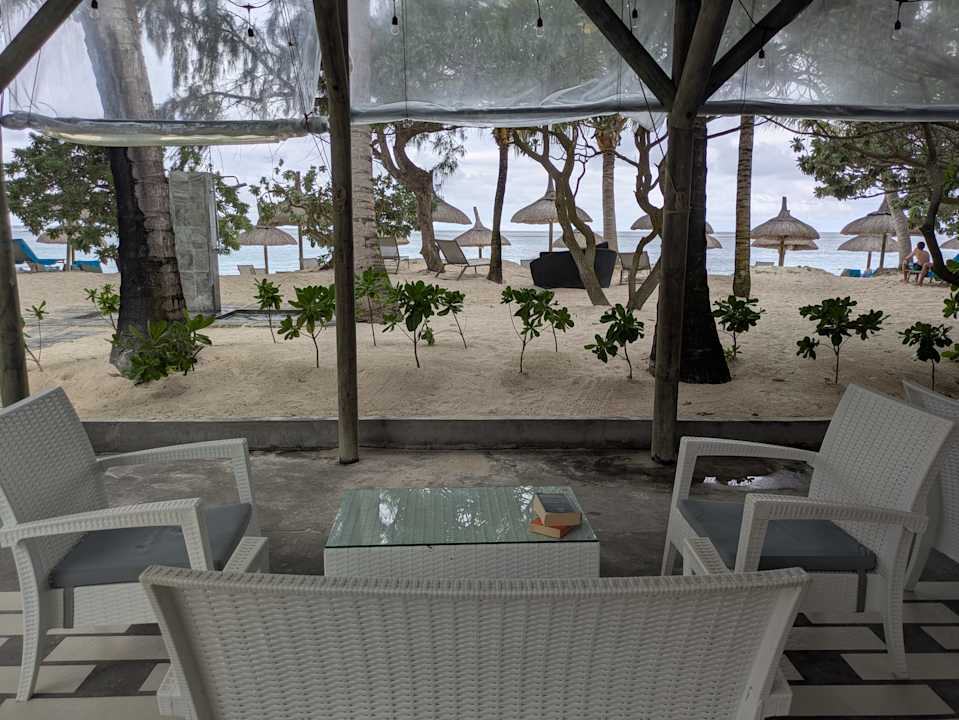 Gastro Crystals Beach Resort Belle Mare, a member of Radisson Individuals