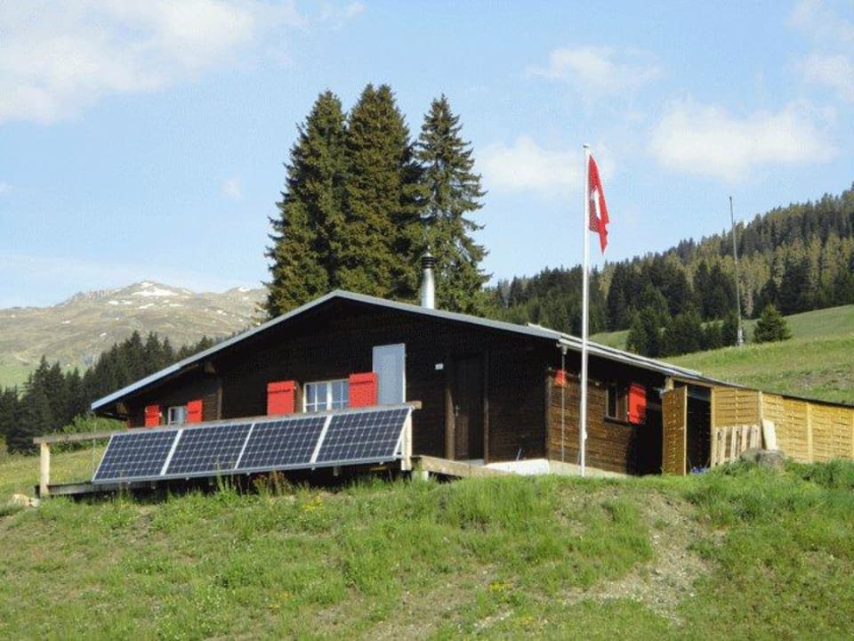 Aussenansicht Maiensäss Alphütte Tegia Sulai