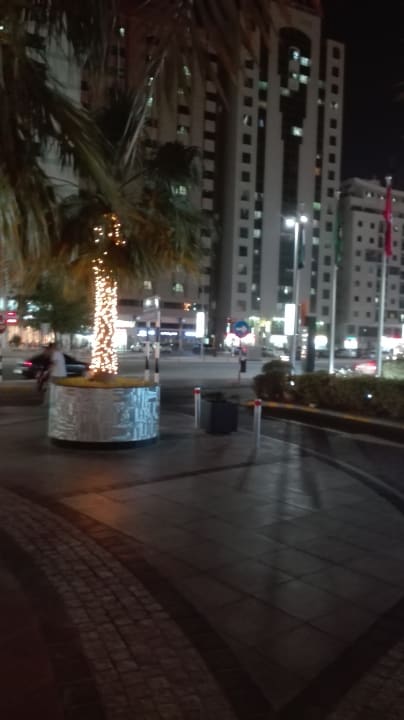 Außenansicht Grand Millennium Al Wahda Abu Dhabi