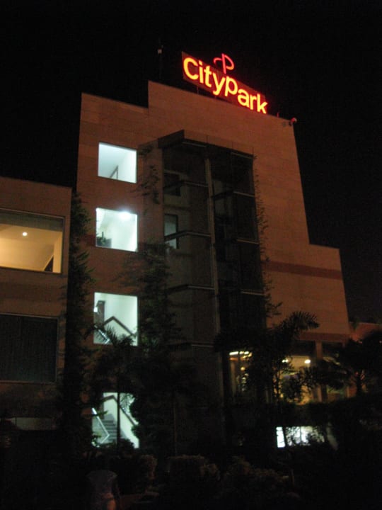 Вид с наружи Hotel City Park