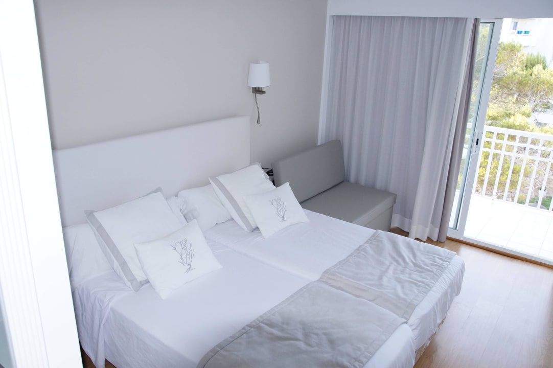 Das Doppelbett Playa Esperanza Resort