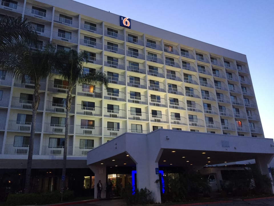 Außenansicht Motel 6 Los Angeles LAX