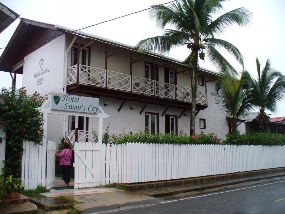 Hotel, Hintereingang Hotel Swan's Cay