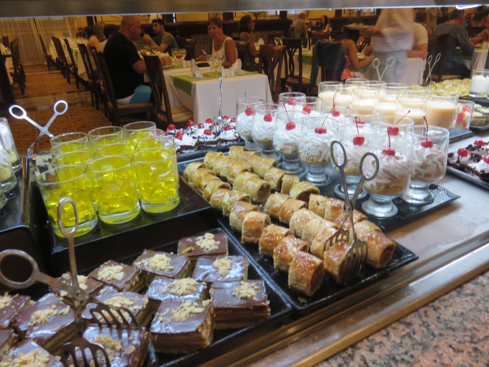 Nachspeisenbuffet am Abend Hotel Riu Tequila