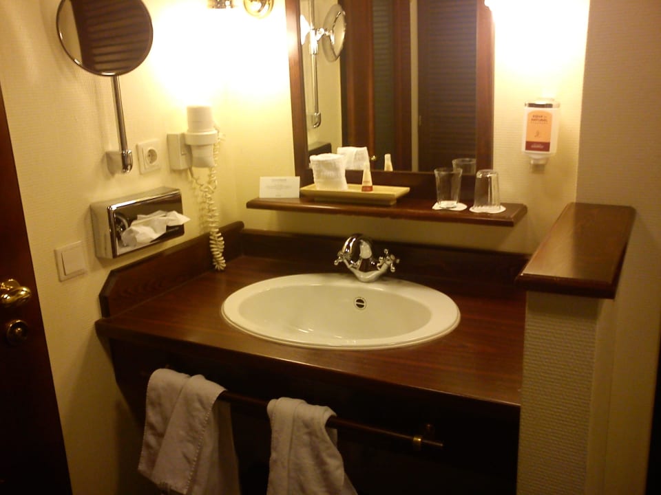 Waschbecken Hotel Donauwelle Linz