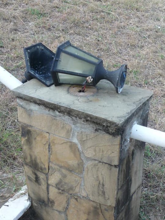 Ein Teil der gepflegte Aussenanlage PrideInn Flamingo Beach Resort & Spa