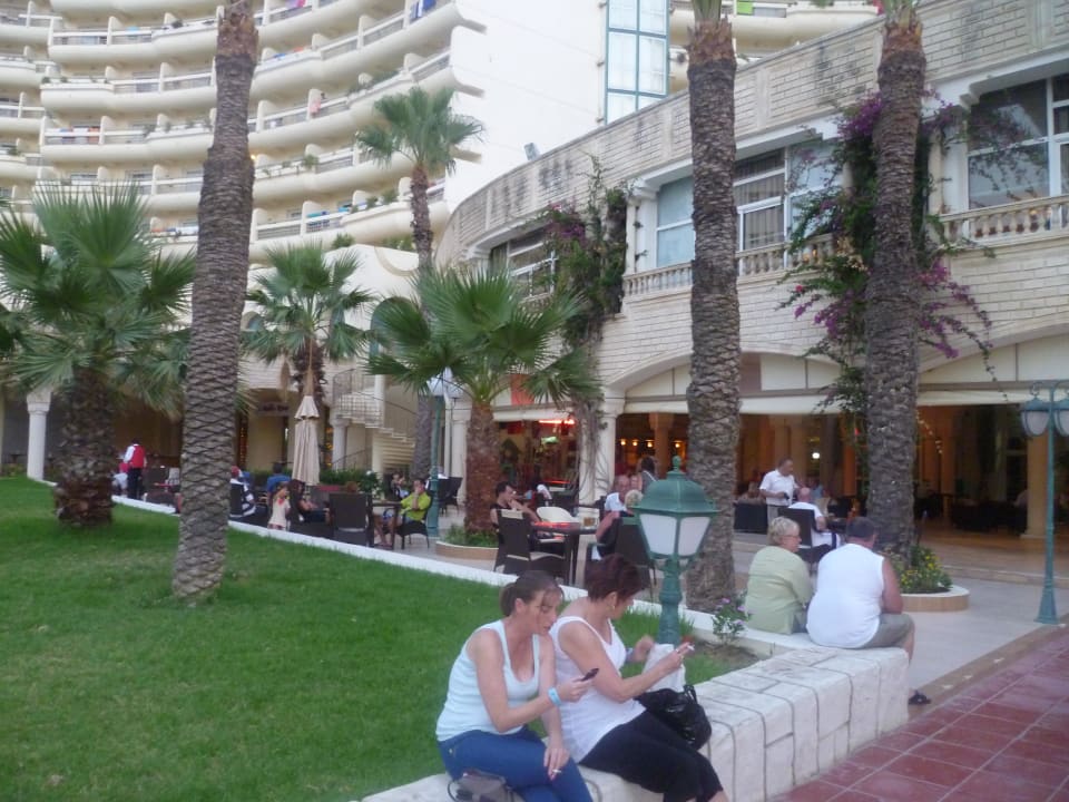 Sitzmöglichkeiten draussen Riadh Palms Resort & Spa
