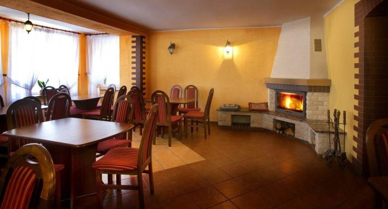 Jadalnia w budynku A Do Wszej dyspozycji 24/h Pension Toreja