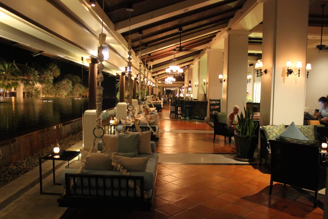 Die tolle Bar vor der Lobby  JW Marriott Phuket Resort & Spa