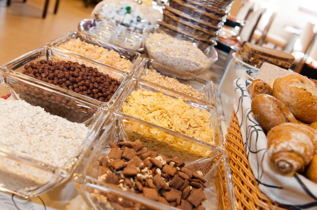 Reichhaltiges Frühstücksbüffet Hotel Königshof
