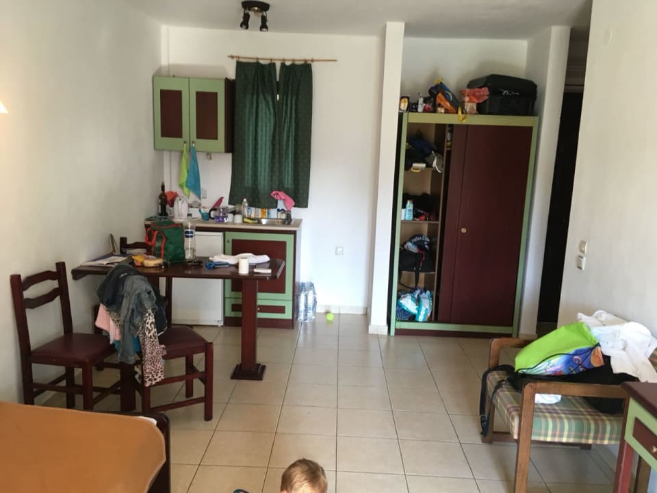 Das Wohnzimmer von innen  Hotel Chrousso Village