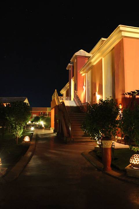 Eines der Häuser im 400er-Bereich Pickalbatros Alf Leila Wa Leila Resort - Neverland Hurghada