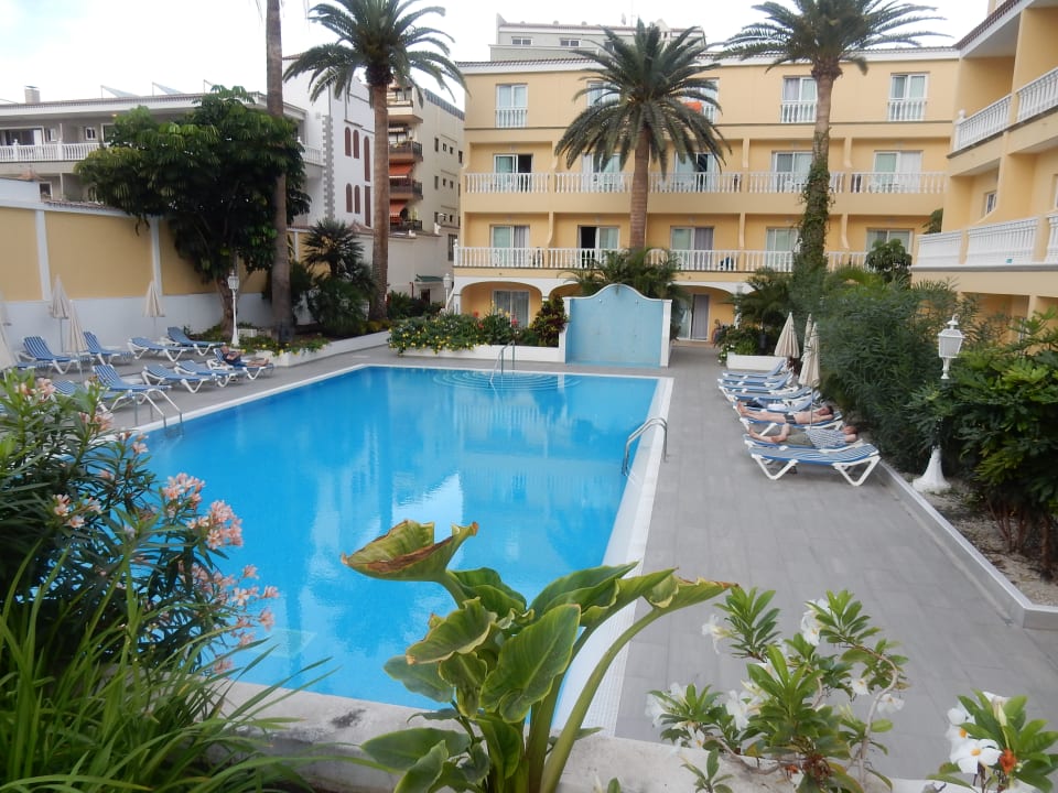 Pool Hotel RF San Borondon