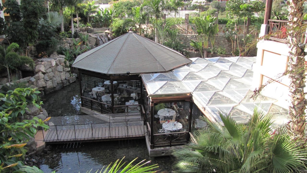 Blick auf einen der  Wintergärten des Restaurants Hotel Cordial Mogán Playa