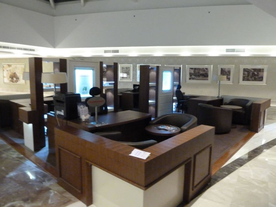 Counter Waldorf Astoria Dubai Palm Jumeirah