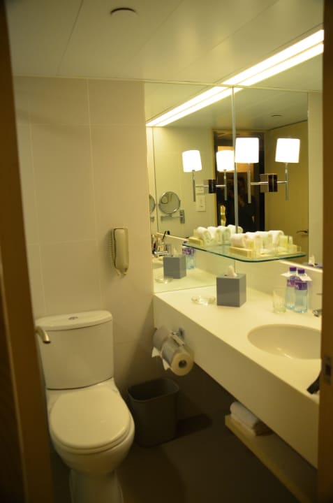 Bad The Royal Pacific Hotel & Towers