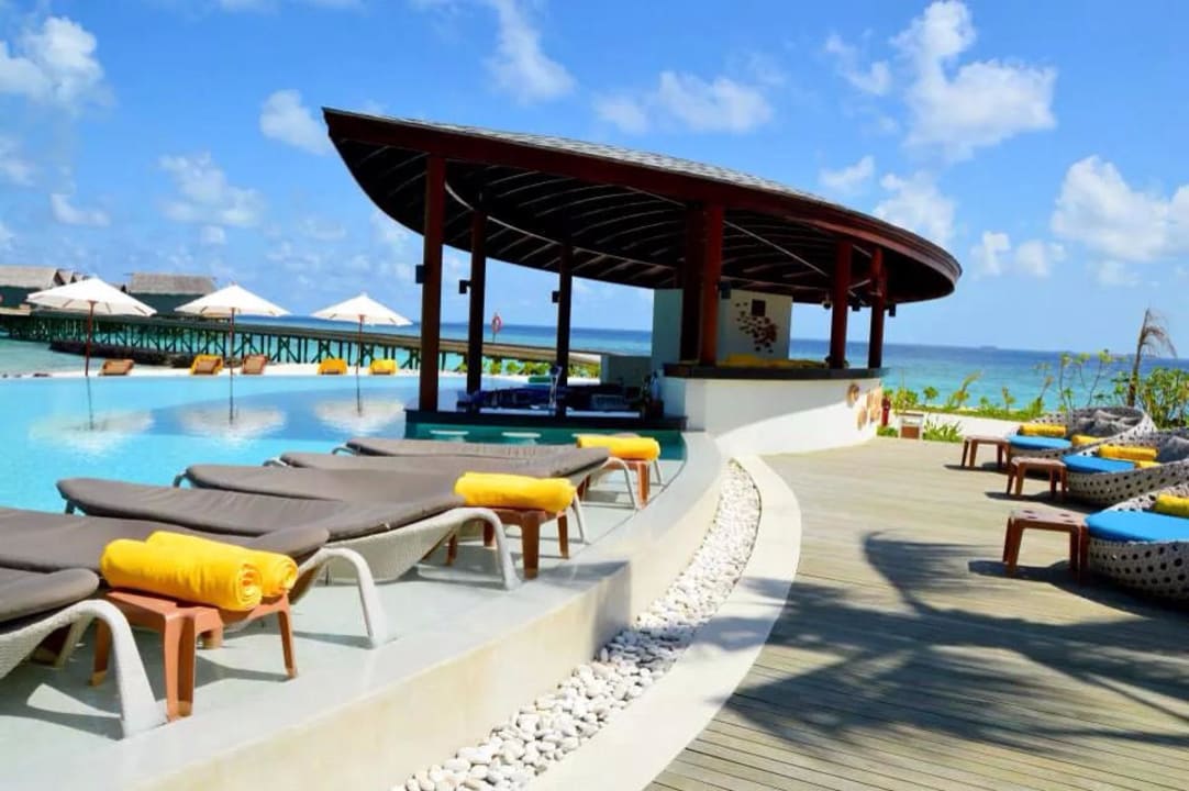 Pool Centara Ras Fushi Resort & Spa Maldives