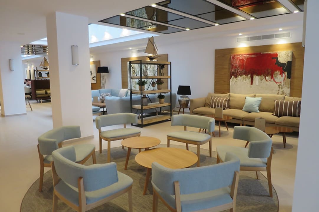 Lobby Kyrat Amarac Suites