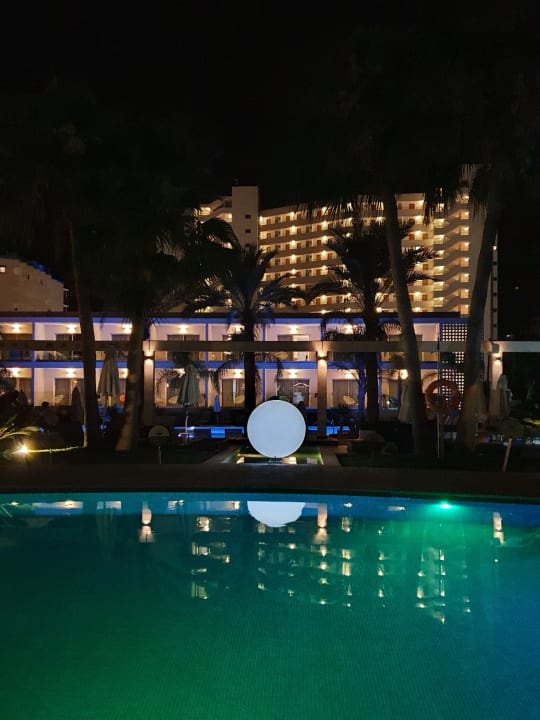 Pool Casa con plieta, en country con lago a 20 minutos de CABA