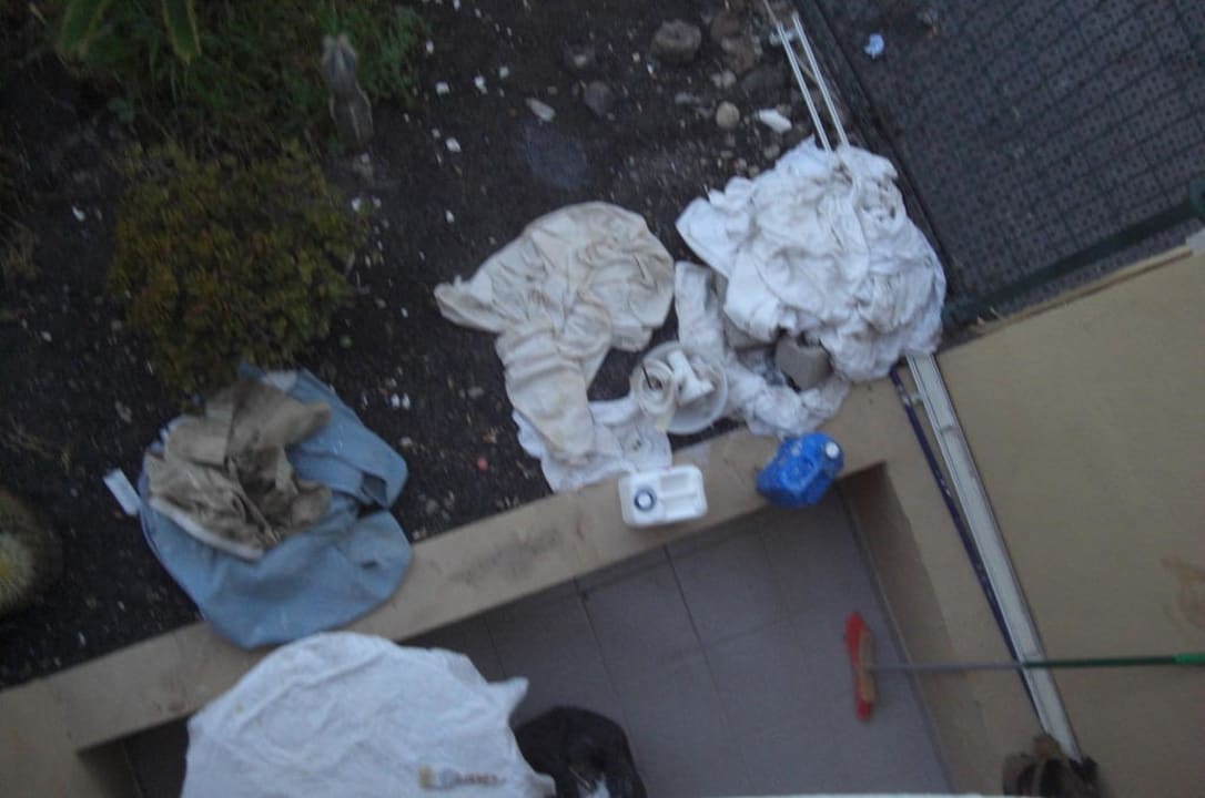 Bauarbeiten am Nebenbalkon Los Olivos Beach Resort