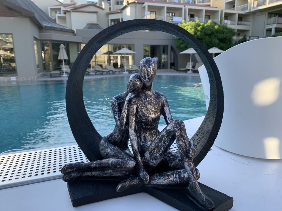 Pool Arum Barut Collection