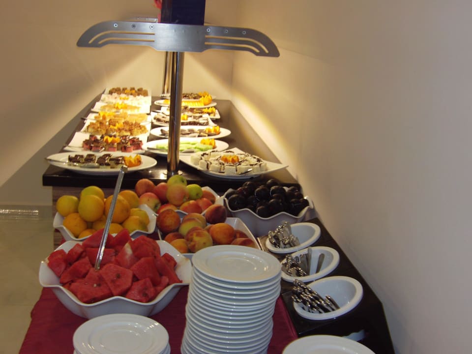 Obst- Kuchentheke Side West Park Hotel