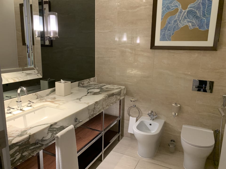Zimmer Grand Plaza Mövenpick Media City