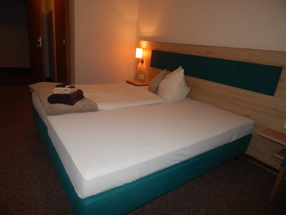 Neue Möbel Hotel-Lindenhof