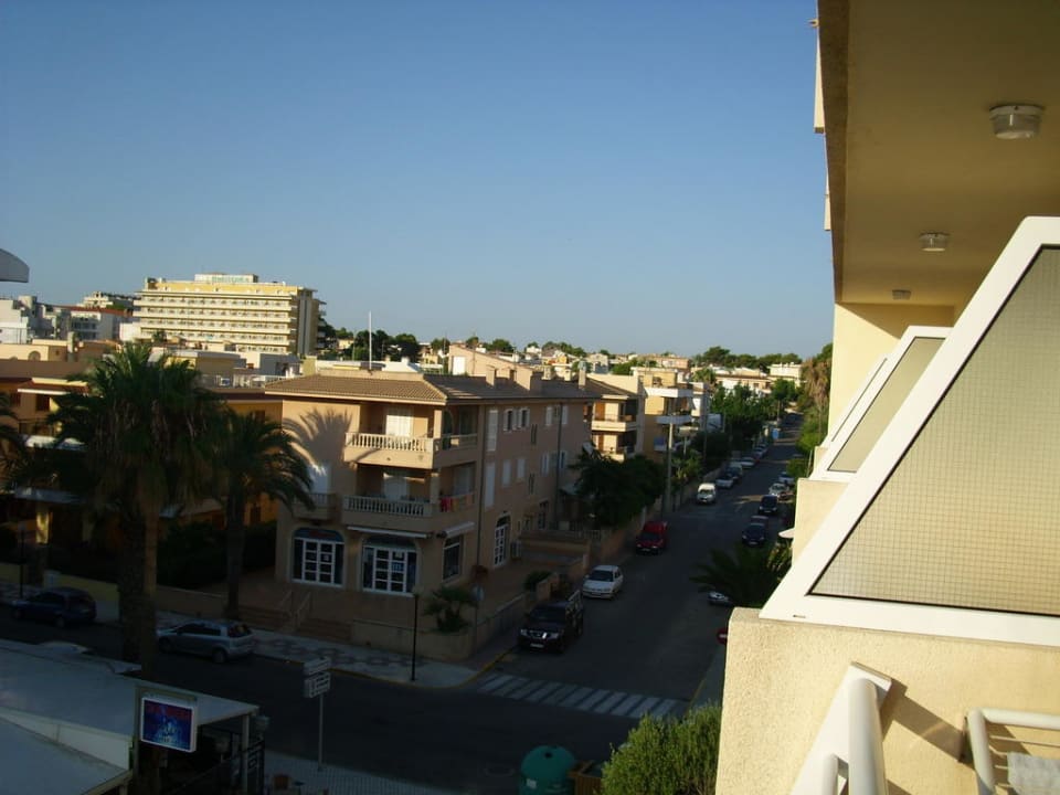 Blick vom Balkon Richtung Stadt The Sea Hotel by Grupotel - Adults only